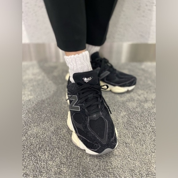 NEW BALANCE 9060 Sneakers Black / Sea salt - Picture 6 of 16